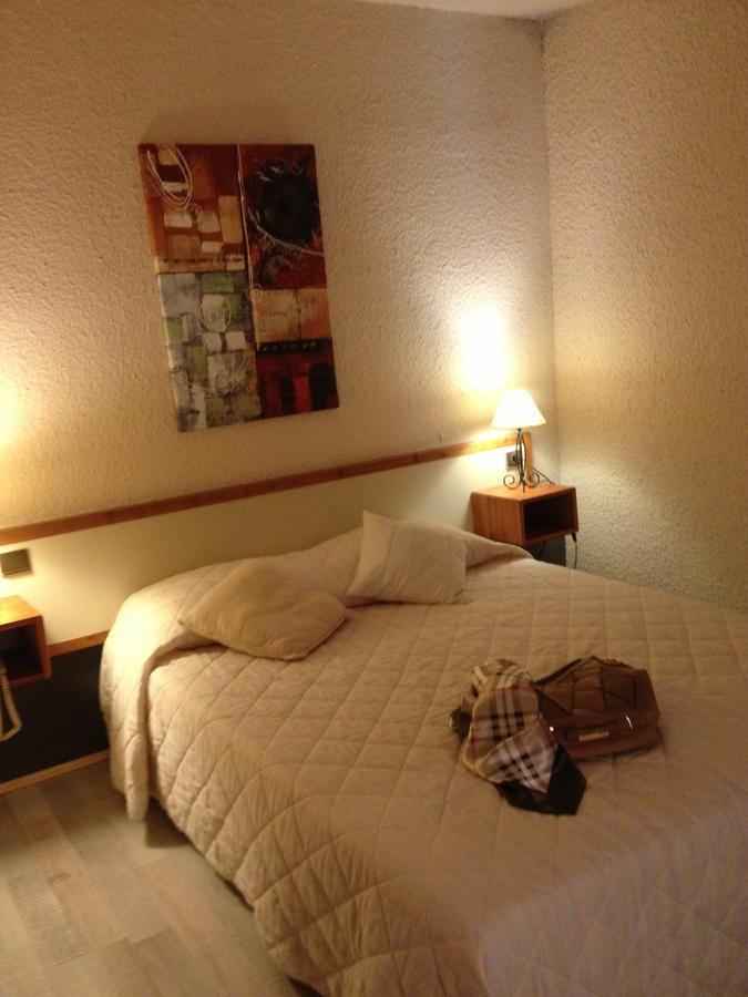 Hotel Cartusia Sarcenas Habitación foto