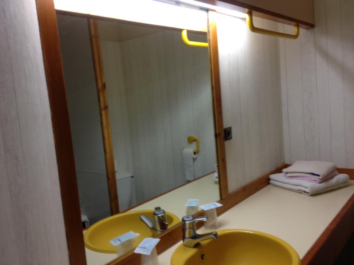 Hotel Cartusia Sarcenas Habitación foto